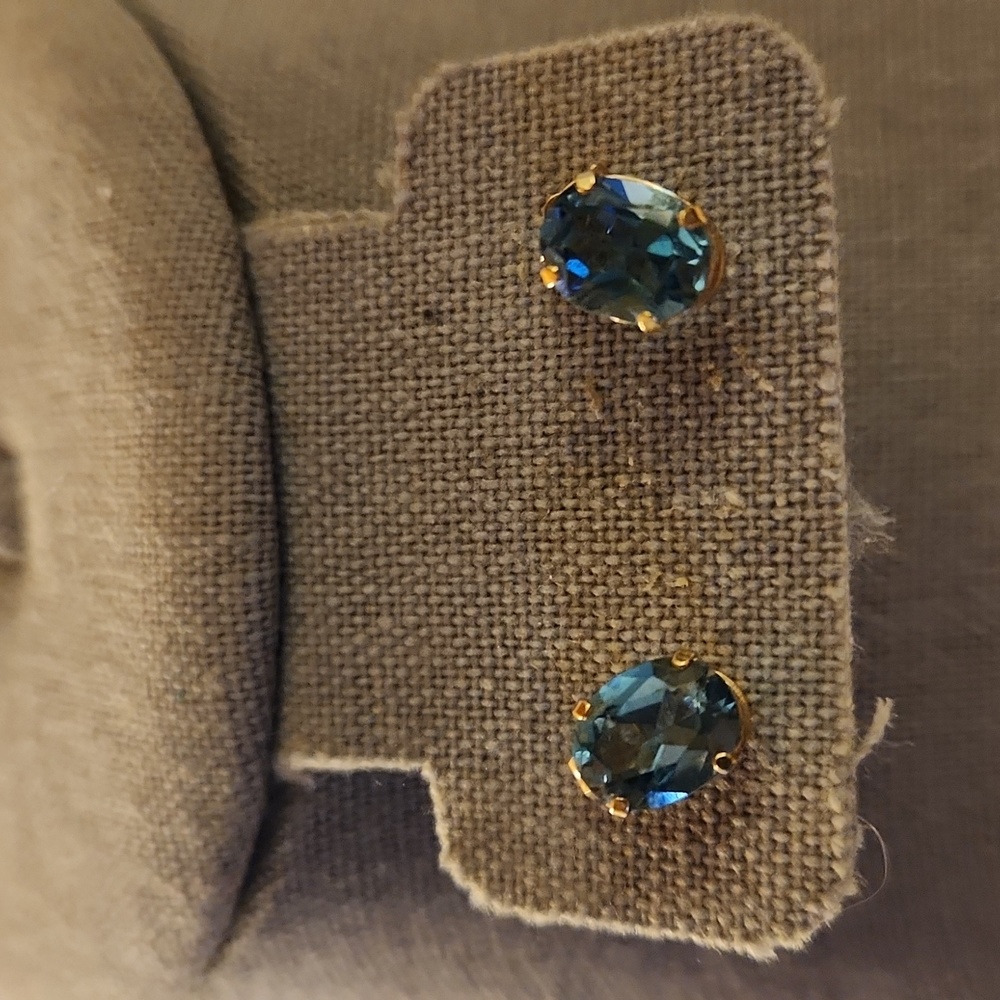 Aquamarine Earrings. Beautifully cut